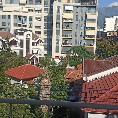 Royal 3 Hostel Tirana Esterno foto